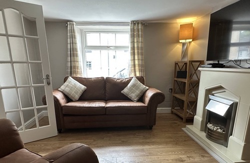 Laugharne Apartamento | Beautiful double fronted Welsh cottage with hot tub