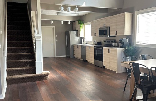 Dickinson Casa | Beautiful Downtown Home, Close To Everything