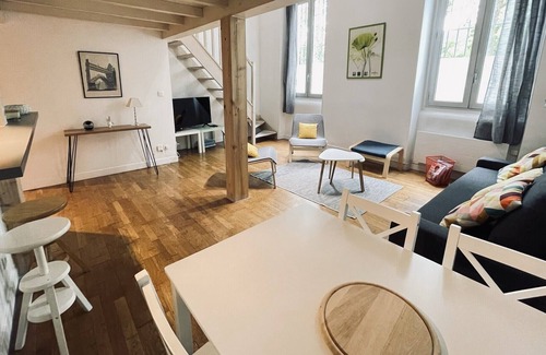 Guilhemery Apartamento | Beautiful Duplex Near Downtown