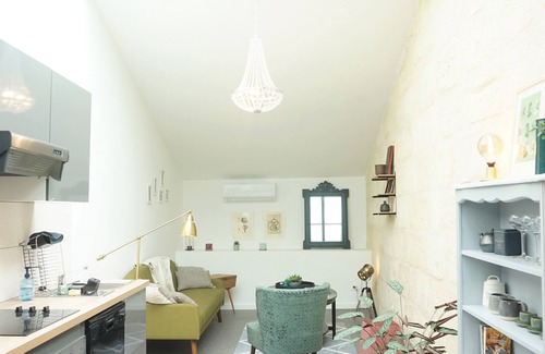 Hotel de Ville - Quinconces Apartamento | Beautiful duplex with A/C - Place du Palais