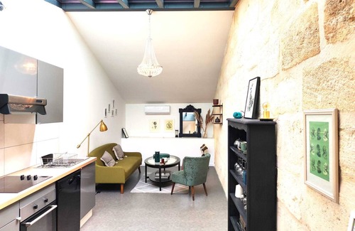 Hotel de Ville - Quinconces Apartamento | Beautiful duplex with A/C - Place du Palais