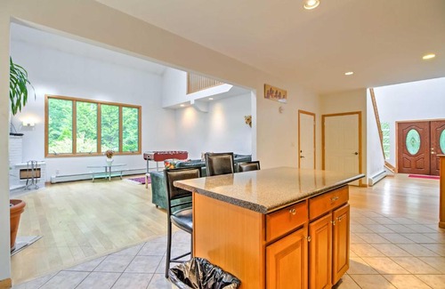 Springs Casa | Beautiful East Hampton Retreat with Hot Tub and Pool!