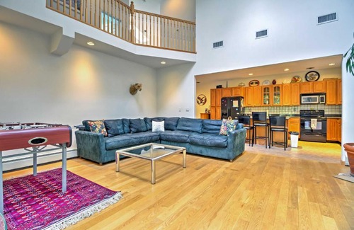Springs Casa | Beautiful East Hampton Retreat with Hot Tub and Pool!