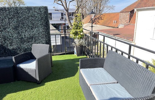 New Forest District Condominio | Hermoso New Forest elegante Town Getaway: Wifi, Terraza, Netflix, Aparcamiento