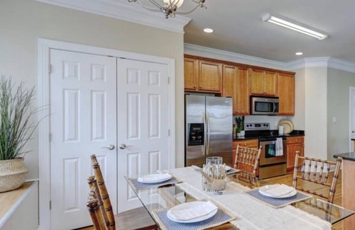 Midtown Ocean City Casa | Beautiful End Unit Ocean Block Townhome 300 ft From Beach