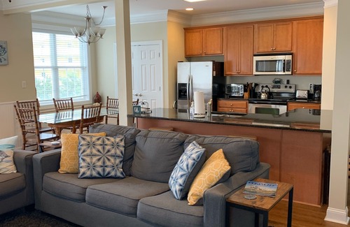 Midtown Ocean City Casa | Beautiful End Unit Ocean Block Townhome 300 ft From Beach