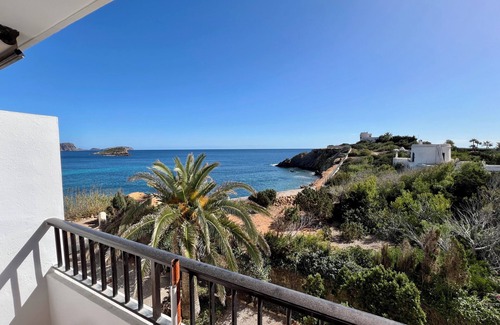 Es Canar Apartamento | Beautiful, sunny studio by the sea, north of Santa Eulalia.