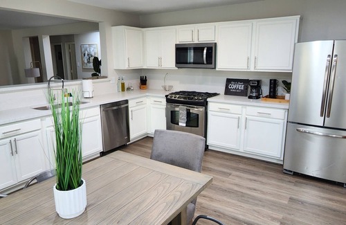 Barker Casa | Beautiful Family/Corporate Home