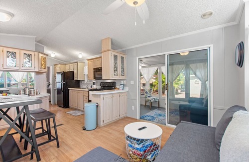 Kissimmee Cabaña | Beautiful, family-friendly cottage just 4 miles from Disney World