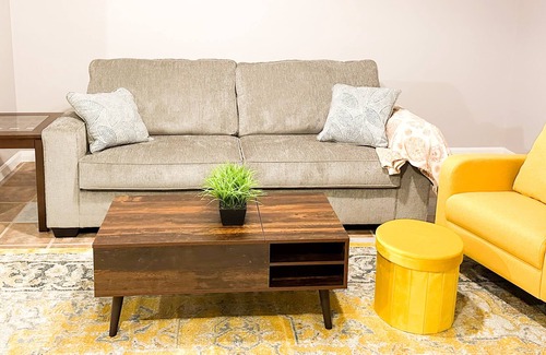Woodville Apartamento | Beautiful family getaway, walking distance to markets, 35 min drive to Boston