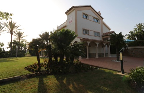 Marbella Villa | Hermosa casa familiar a poca distancia de la playa