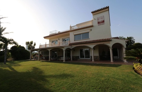 Marbella Villa | Hermosa casa familiar a poca distancia de la playa