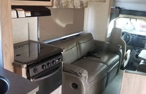 Lincoln Acres Casa | HERMOSA FAMILIA RV W / BUNKS PARA LOS NIÑOS COMO NUEVA CONDICIÓN MASCOTA AMIGABLE