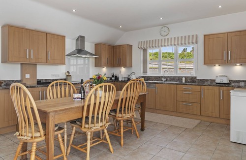 Whitland Cabaña | Beautiful farm house with luxury hot tub