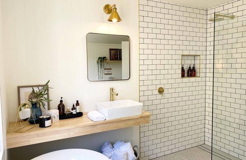 Laceys Creek Otro | Beautiful Farmhouse in Laceys Creek