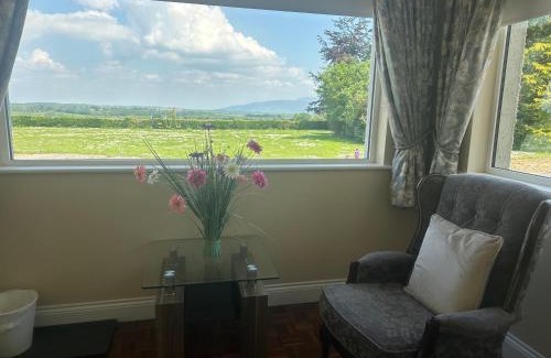 South Tipperary Casa | Beautiful Farmhouse an Hour’s Drive From Four Irish Cities