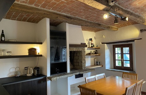 Loazzolo Villa | Hermosa casa de campo en Loazzolo, Piamonte, con piscina privada y vistas panorámicas.