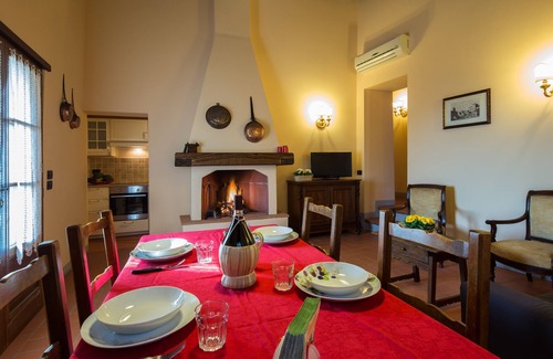 San Pietro a Cegliolo Casa | Hermosa casa de campo en las colinas con piscina privada y espléndidas vistas de Cortona