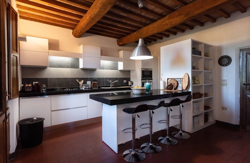 Siena Casa | Beautiful farmhouse nestled in very sweet hills just a few minutes from Siena