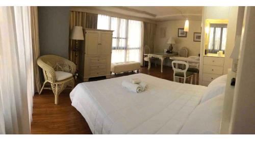 San Lorenzo Apartamento | Beautiful Flat in Greenbelt (WiFi & Netflix)