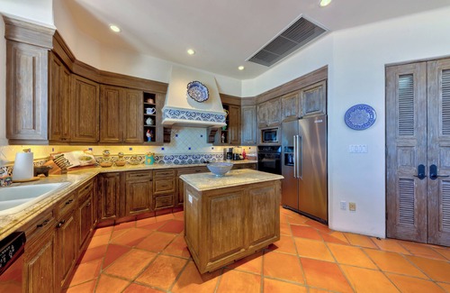 San Jose del Cabo Villa | Beautiful four bedroom, fully staffed beachfront villa near the O&O Palmilla