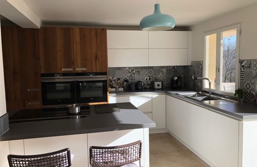 Cenac-et-Saint-Julien Casa | Hermosa casa recientemente renovada, con piscina privada y jardín