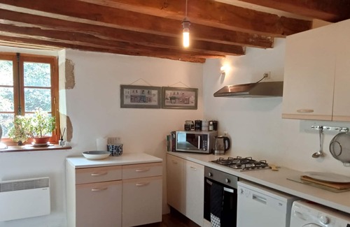 Dompierre-les-Eglises Cabaña | Beautiful French Country cottage