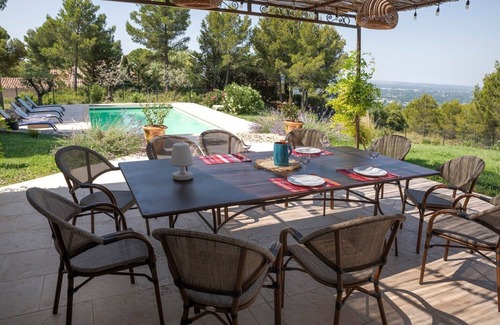 L'Isle-sur-la-Sorgue Villa | Beautiful Provencal villa with swimming pool