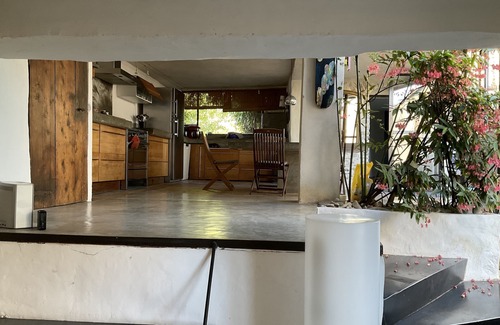 Mirabel-aux-Baronnies Casa | casa restaurada en un estilo y en la azotea de la piscina contemporánea
