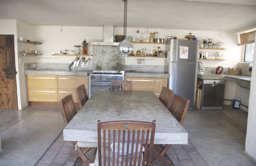 Mirabel-aux-Baronnies Casa | casa restaurada en un estilo y en la azotea de la piscina contemporánea