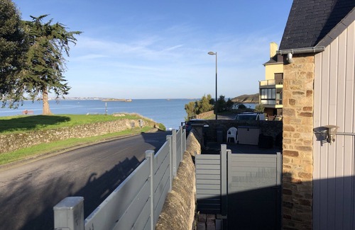 Saint-Jacut-de-la-Mer Casa | Beautiful granite house facing the sea