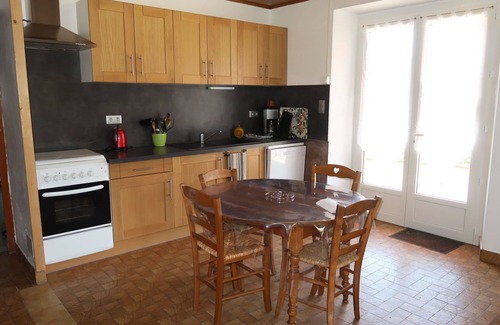 Usclades-et-Rieutord Casa | Estupenda casa de vacaciones privada con TV, terraza, mascotas permitida y aparcamiento