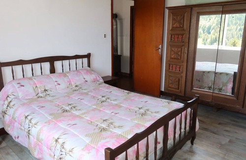 Usclades-et-Rieutord Casa | Estupenda casa de vacaciones privada con TV, terraza, mascotas permitida y aparcamiento