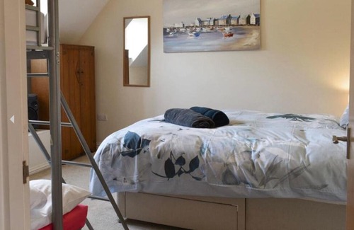 East Cowes Casa | Beautiful Frank James Court