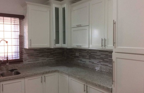 Gordon Town Apartamento | Hermoso apartamento amueblado con todas las comodidades modernas.