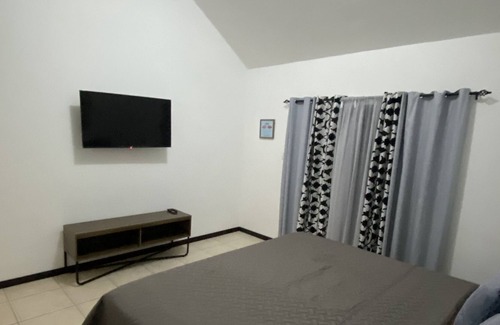 Colonia Vista Hermosa Uno Casa | Beautiful Guatemala home in the city