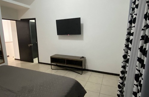 Colonia Vista Hermosa Uno Casa | Beautiful Guatemala home in the city