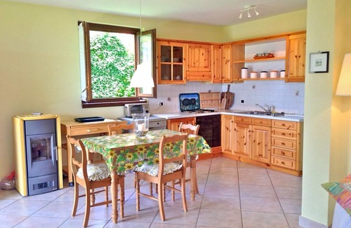 Agra Apartamento | Hermoso apartamento con jardín en una posición panorámica por encima del lago Maggiore