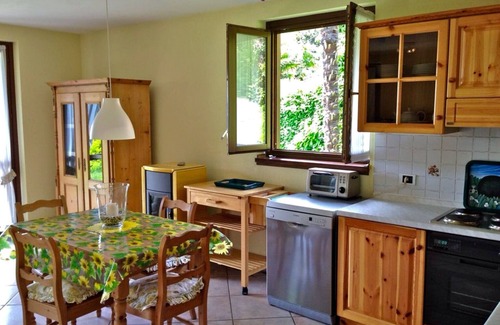 Agra Apartamento | Hermoso apartamento con jardín en una posición panorámica por encima del lago Maggiore