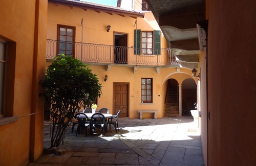 San Maurizio d'Opaglio Apartamento | Beautiful garden front Lake Orta for relax vacation free use conoes, bikes