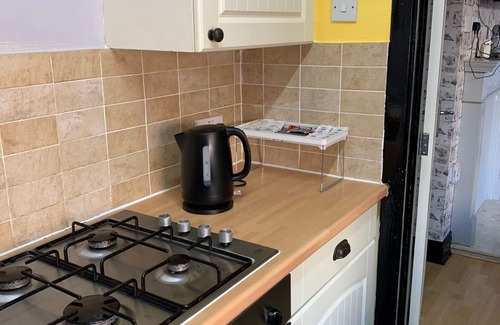Newcastle-upon-Tyne Apartamento | Beautiful 3 bedrooms fully furnished kitchen and free parking apartment