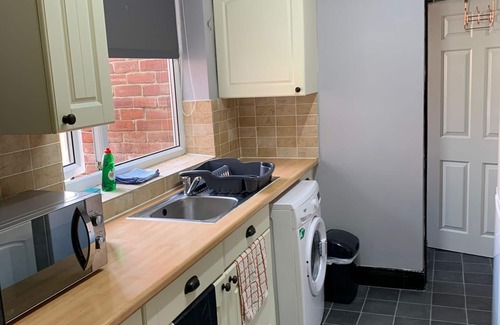 Newcastle-upon-Tyne Apartamento | Beautiful 3 bedrooms fully furnished kitchen and free parking apartment