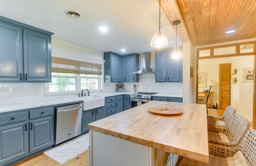 Lenox Casa | Beautiful Georgia Farmhouse Rental with Patio