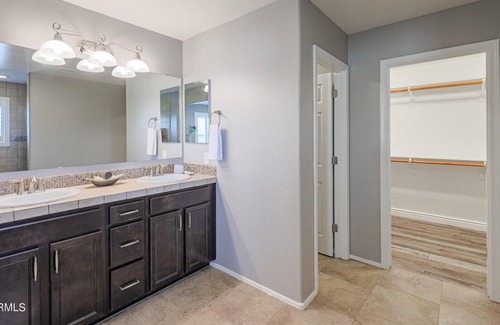 Rovey Farm Estates Casa | Beautiful Glendale Gem With Room For Everyone!
