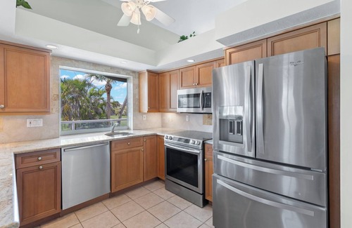 Beachview Country Club Estates Casa | Beautiful golf course home overlooking the greens and walking distance to the beach NEW!