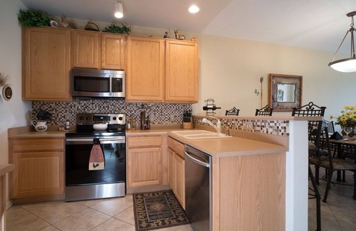 Superstition Lakes Condominio | Beautiful Golf Course view with gorgeous sunsets
