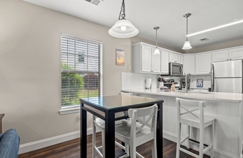 Pawleys Island Condominio | Belleza en la planta baja con vistas al golf y al lago, cerca de la playa PI