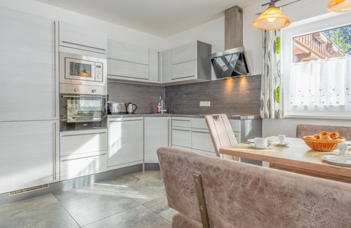Grundau Apartamento | Beautiful group accommodation near the ski lift