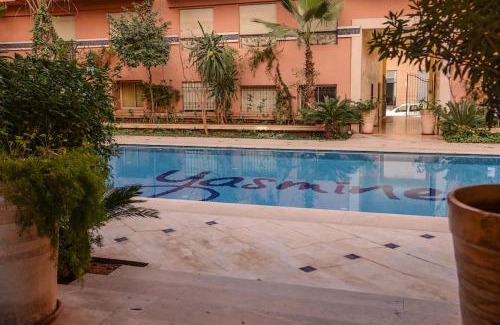 Semlalia Apartamento | Beautiful, great equipped 122 m holiday apartment near Majorelle Garden and Gueliz with pool views and a large balcony and terrace
