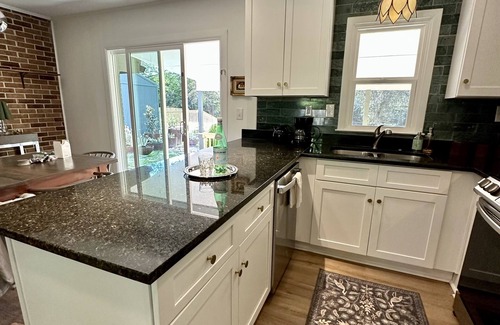 Perry Casa | Beautiful Green House with a huge Backyard! Just 1 mile from Downtown Perry